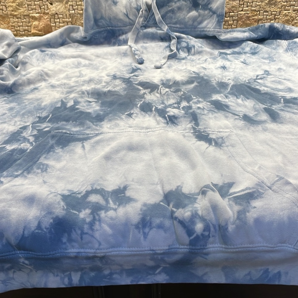 NWT Paperbacks Hoodie Tie-Dye XXL